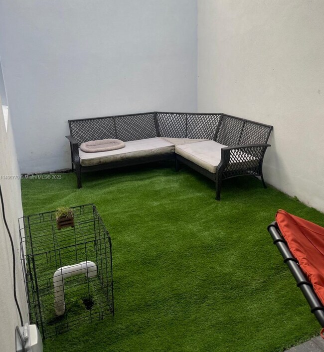 Foto del edificio - 10421 NW 66th St