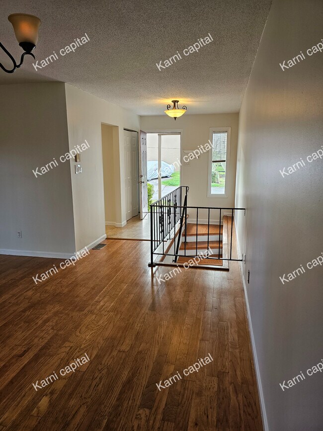Foto del edificio - 8709 Olde Colony Trl
