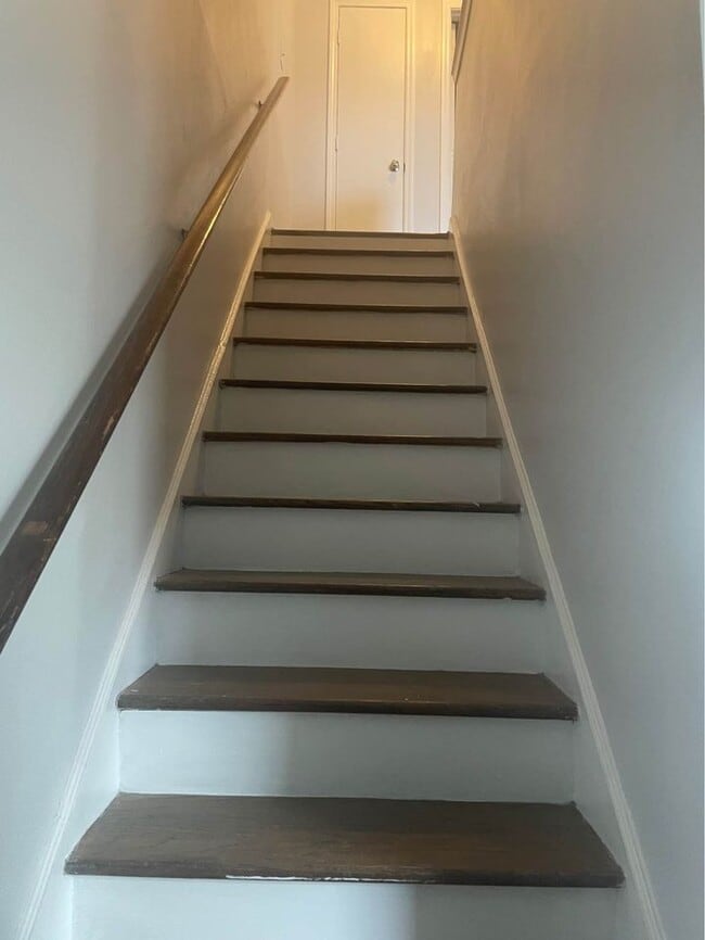 Building Photo - 408 Bainbridge Ct