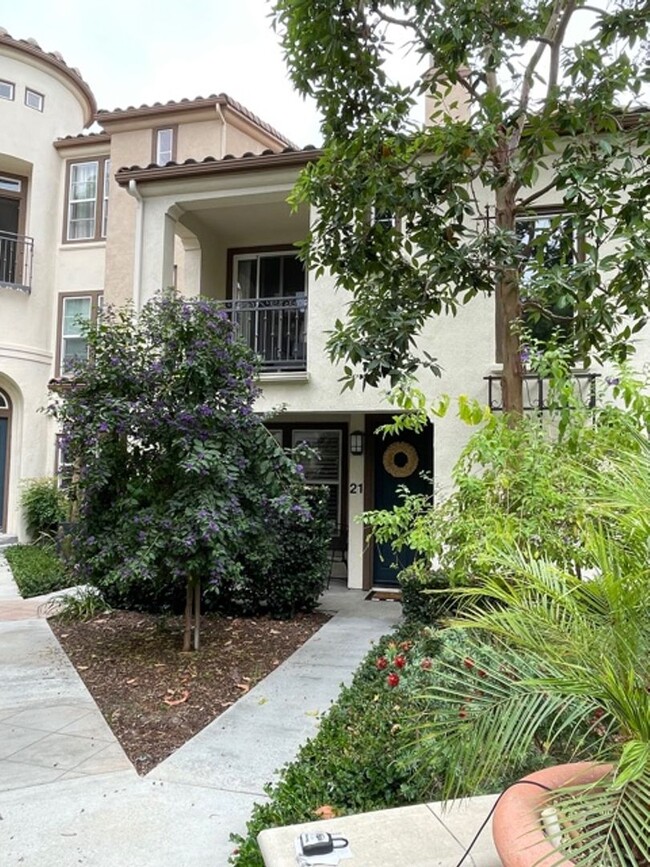 Foto del edificio - Remodeled townhome - 2 bedroom 2.5 bath in...