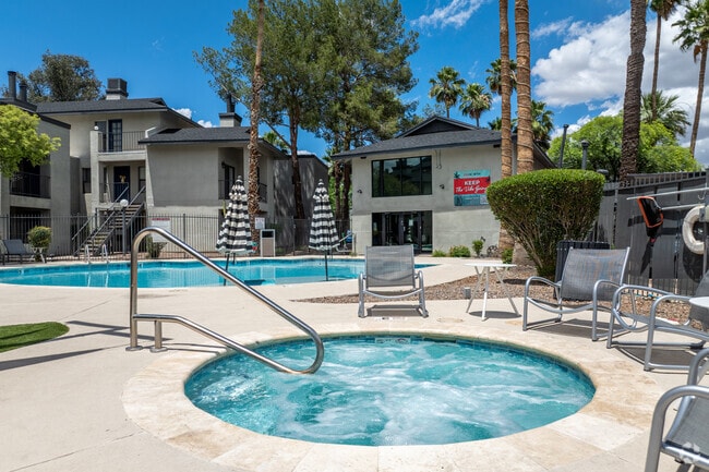 Pool and Spa - 255 North