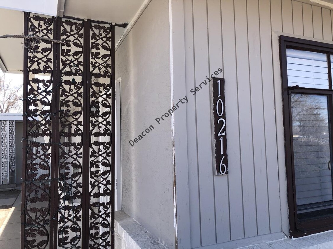 Primary Photo - 10218 Candelaria Rd NE