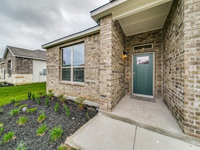 Photo - 205 Stag Way (Cibolo, TX) House