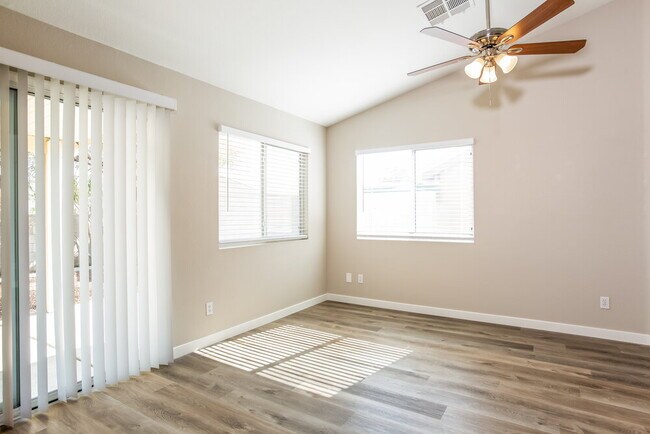 Building Photo - 1152 Kabuki Ave