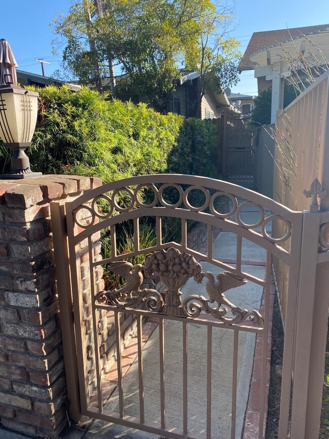 Building Photo - 4139 Jackson Ave