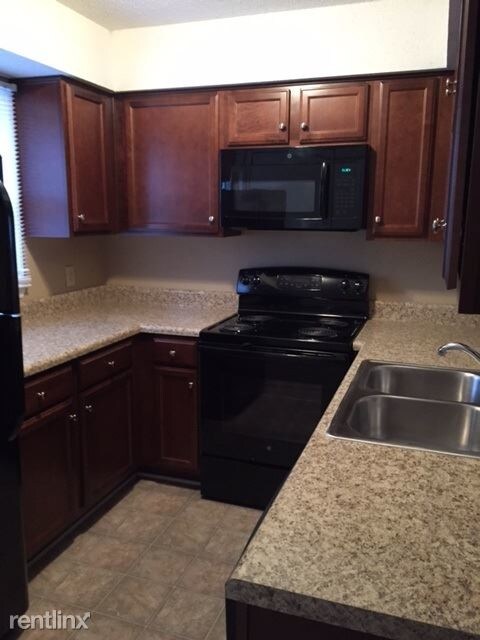 Building Photo - 2 br, 1.5 bath Condo - 5105 Vann St Apt D