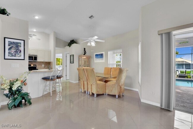 Foto del edificio - 4307 Pelican Blvd