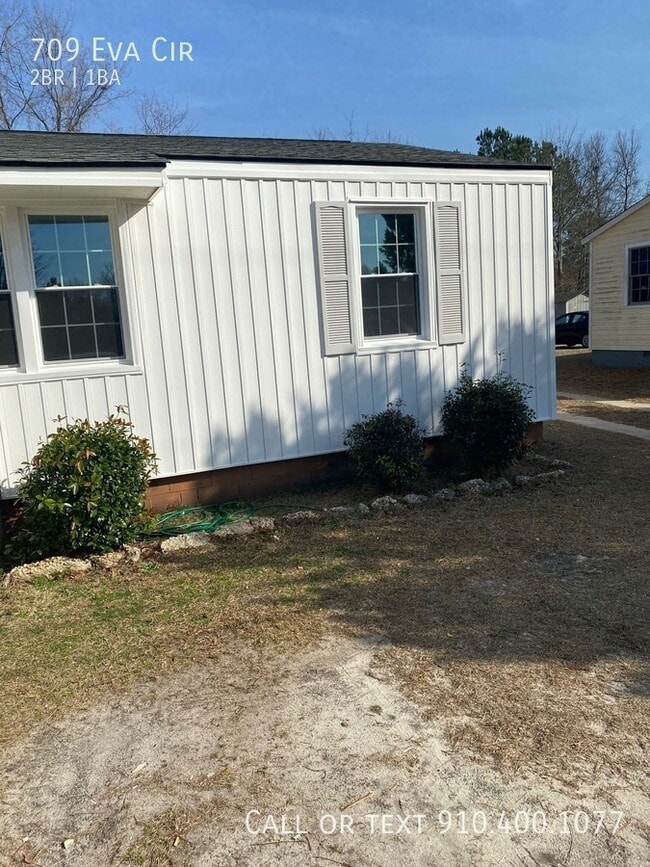 Building Photo - 709 Eva Cir