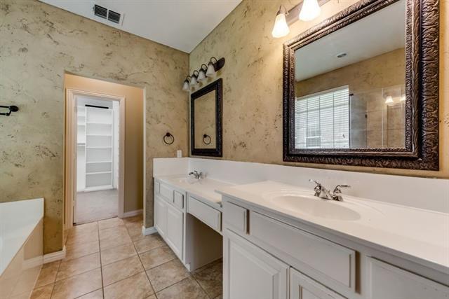 Foto del edificio - 15962 Twin Cove Dr