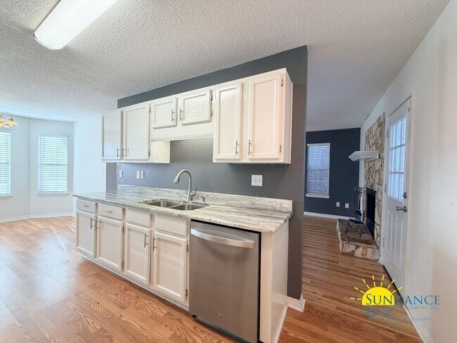 Building Photo - Spacious 3-Bedroom Home in South Crestview!