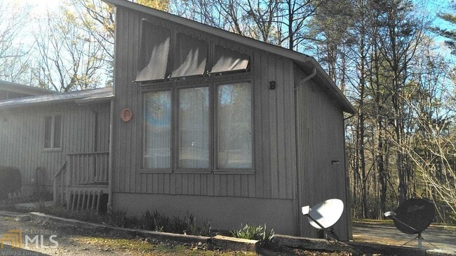 Building Photo - 82 Primrose Dr