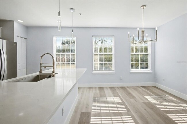 Foto del edificio - 1042 WATERSIDE Dr