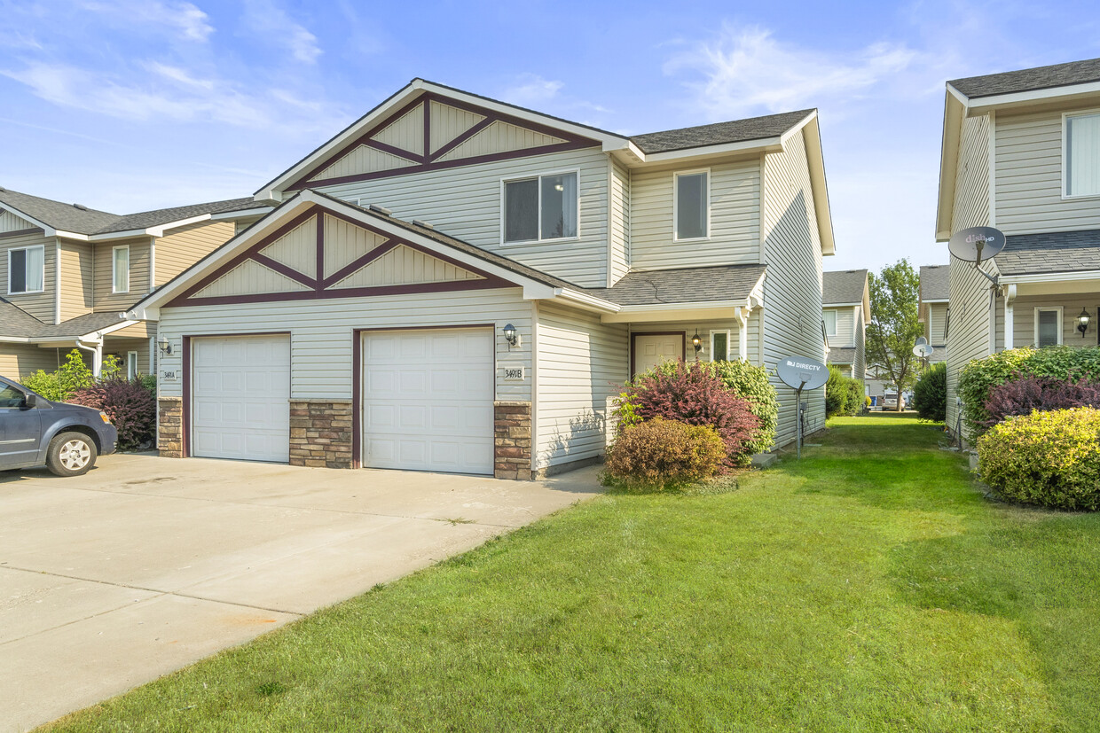 Primary Photo - Crystal Creek Duplexes