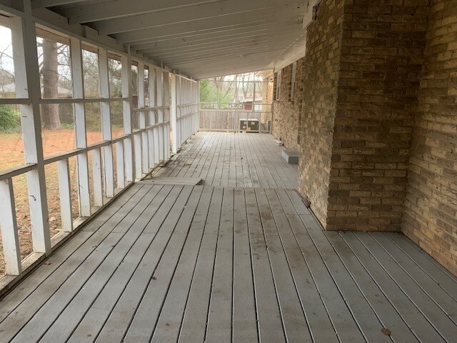 Building Photo - Large Home in NW Huntsville