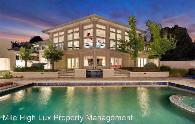Foto del edificio - 5 br, 4.5 bath House - 7891 S Argonne St