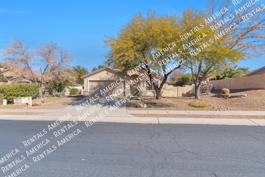 Primary Photo - 2535 E Petroglyph Ln