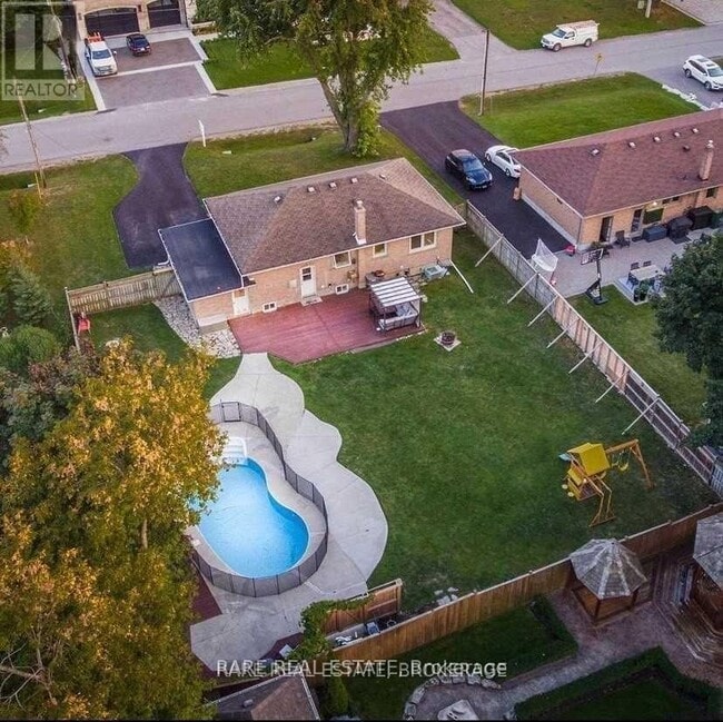 Building Photo - 60 Patricia Dr