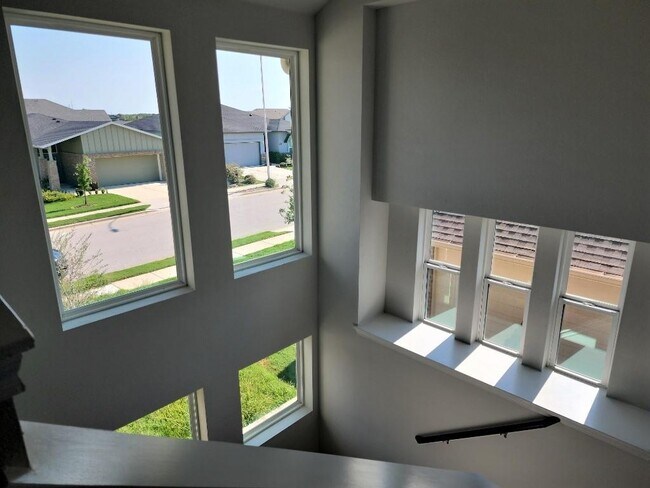 Foto del edificio - 9908 Dalliance Ln