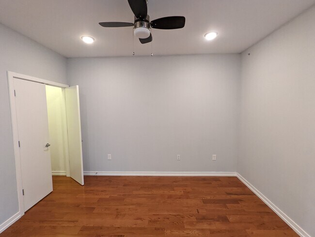 Foto del edificio - 411 N 41st St