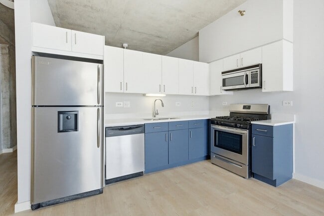 Building Photo - 1620 S Michigan Ave