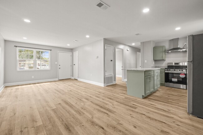 Dining Area/Kitchen - 14002 Creely Dr SW