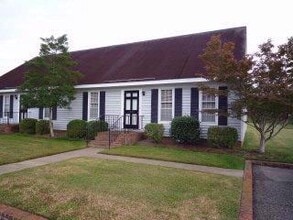 Building Photo - 2232 Nash Pl N