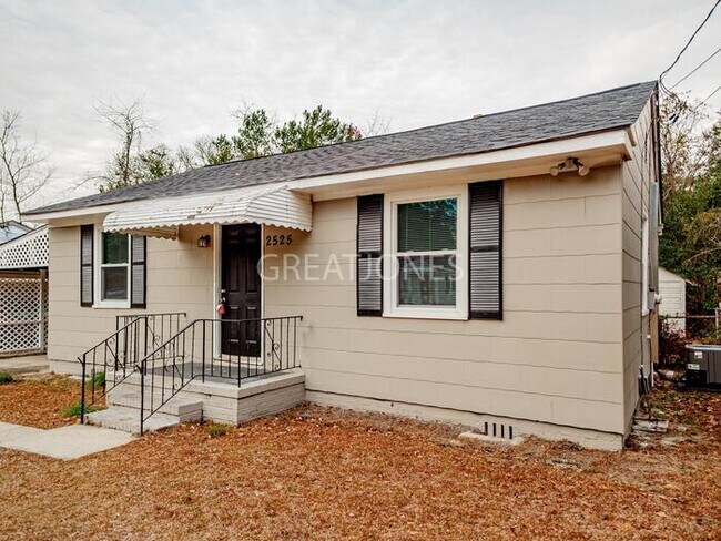 Building Photo - 2525 Sheraton Dr