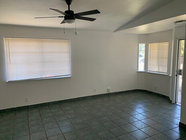Foto del edificio - 1044 Jean Ave