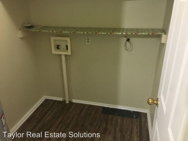 Foto del edificio - 3 br, 2 bath House - 552 Frances Blvd