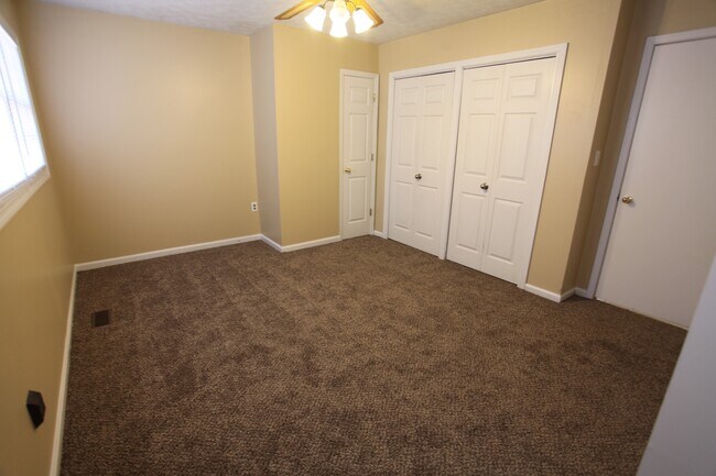 Foto del edificio - 4bed/2.5 bath Residential House Available ...