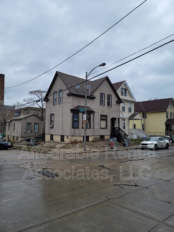 Primary Photo - 936 W Pierce St