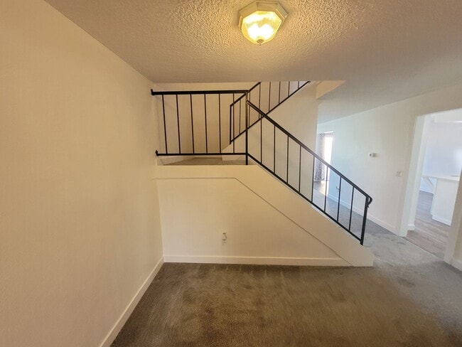 Building Photo - Luxury Condo Living with Panoramic Golf Course Views