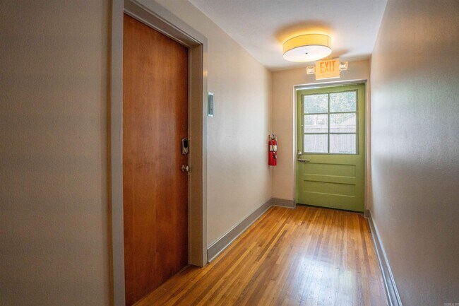 Foto del edificio - 315 E 6th St