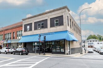 Building Photo - 415 Main St