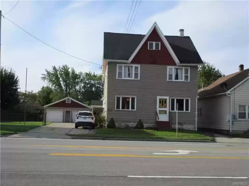 Primary Photo - 3465 Walden Ave
