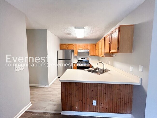 Foto del edificio - 1336 Yorkshire Ln