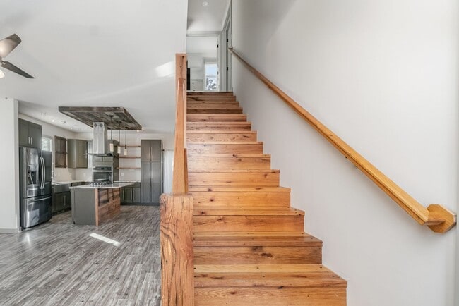 Photo - Incredible 3 BDRM / 2.5 BTH Franklin Home ...