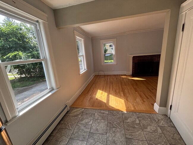 Foto del edificio - 466 Chandler St