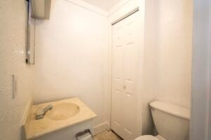 Photo - 212 W Washington St (Champaign, IL) House