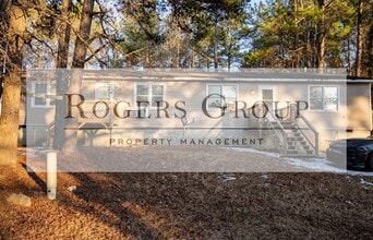 Building Photo - 100-102 Holly Ct