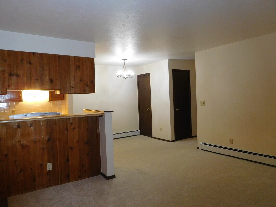 Building Photo - 2800 Kalmia Ave
