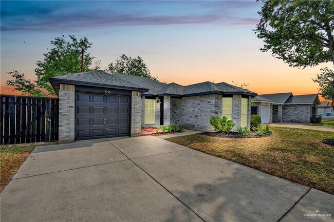 Foto del edificio - 4216 Goldcrest Ave