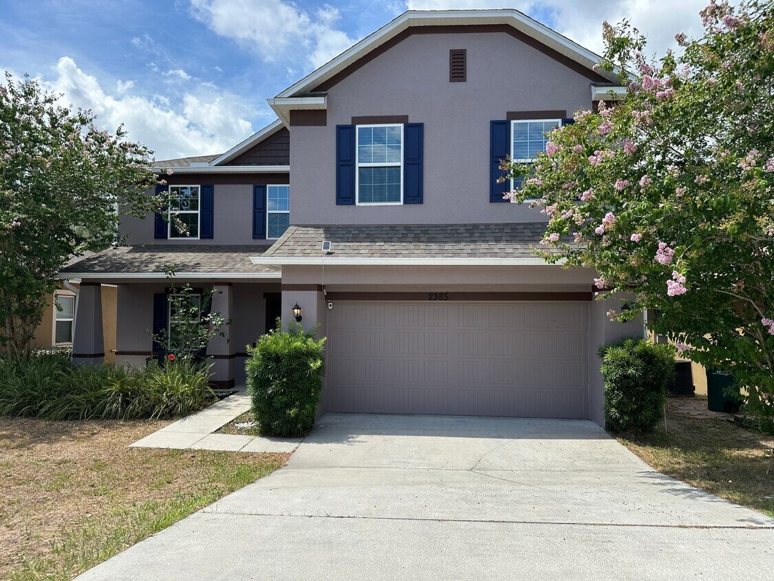Primary Photo - SPACIOUS 6 BEDROOM, 4 BATH home in Tavares!