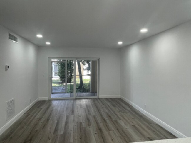 Foto del edificio - 630 NW 13th St