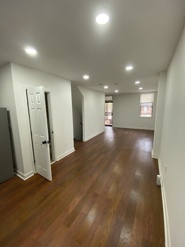 Foto del edificio - 423 N Highland Ave