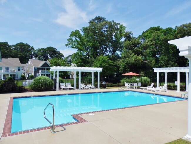 Foto del edificio - First-Time Rental Available NOW! Pet Friendly, Community Pool, Clubhouse, Fitness Center, Kayak, ...