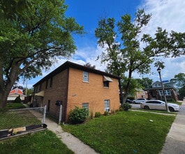 Building Photo - 1547 Clinton Ave