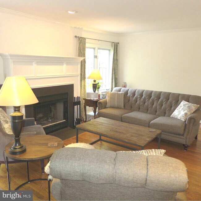 Building Photo - 348 Homeland Southway