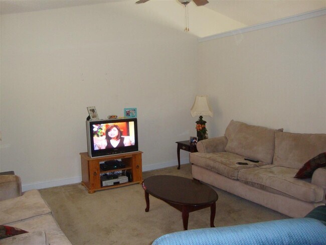 Building Photo - 108 Turtle Creek Ct