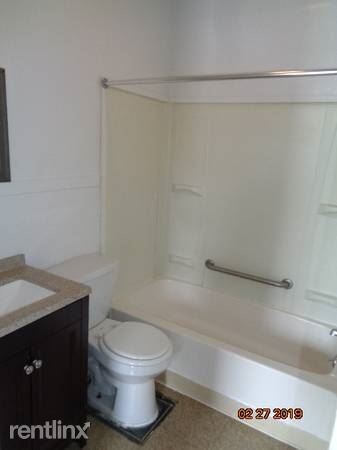 Foto principal - 4 br, 2 bath House - 20 Galusha St